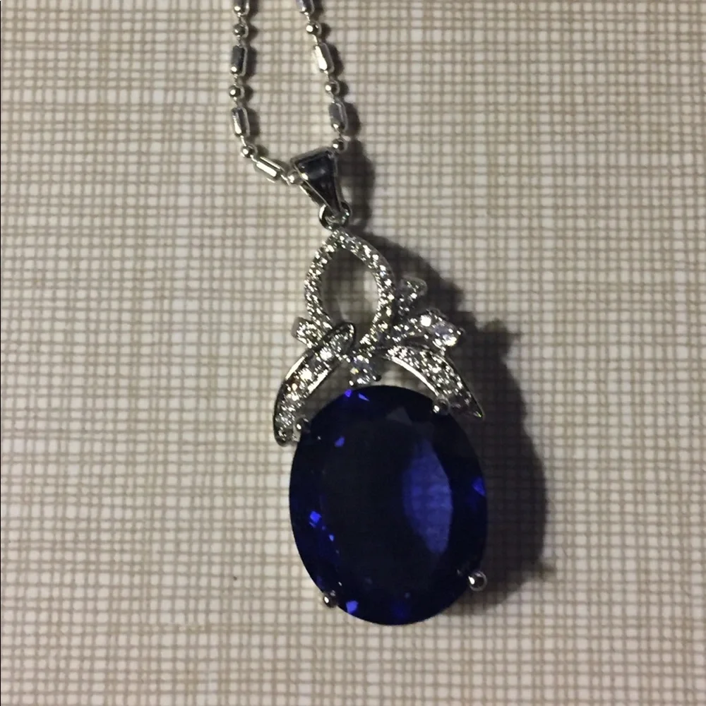 Beautiful gorgeous purple Iolite w/Topaz Pendant NECKLACE - Picture 8 of 8